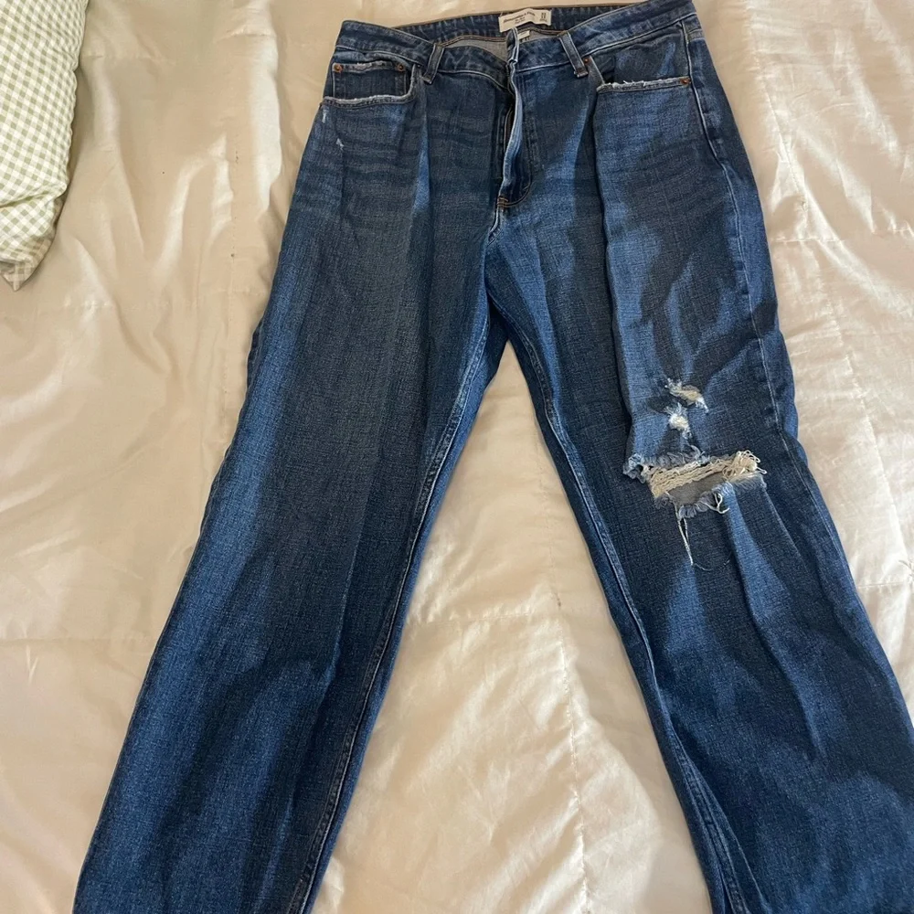 Abercrombie & Fitch The Mom High Rise Curve Love Jeans - Picture 1 of 3